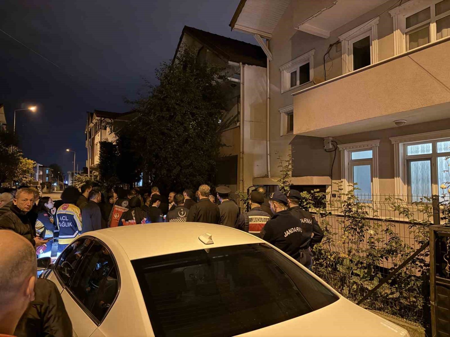 sakaryali-sehidin-baba-ocagina-turk-bayragi-asildi