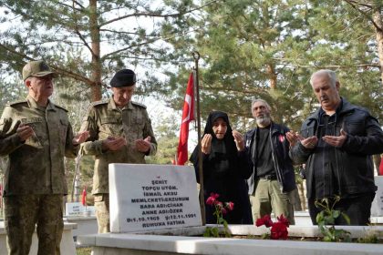 sehidin-silah-arkadaslarinin-34-yillik-ornek-vefasi