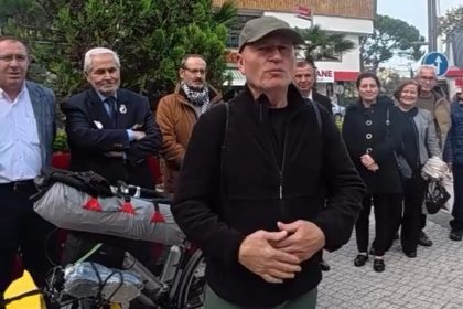 susurluklu-fahrettin-sener-bisikletle-umre-yolculuguna-cikti