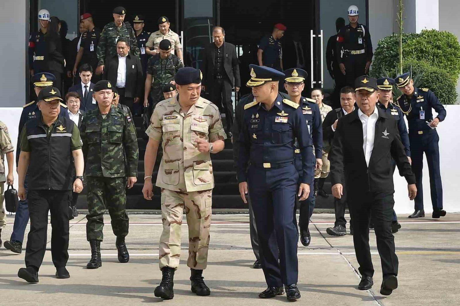 taylanddan-kambocya-ile-ateskesin-askiya-alinmasinin-ardindan-sinirda-tam-hazirlik-ilani