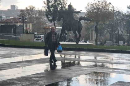 tekirdagda-siddetli-yagis-etkili-oldu-vatandaslar-siginacak-yer-aradi