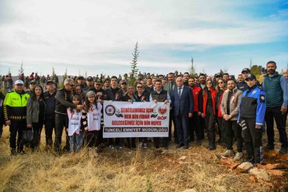 tuncelide-3-bin-fidan-toprakla-bulustu