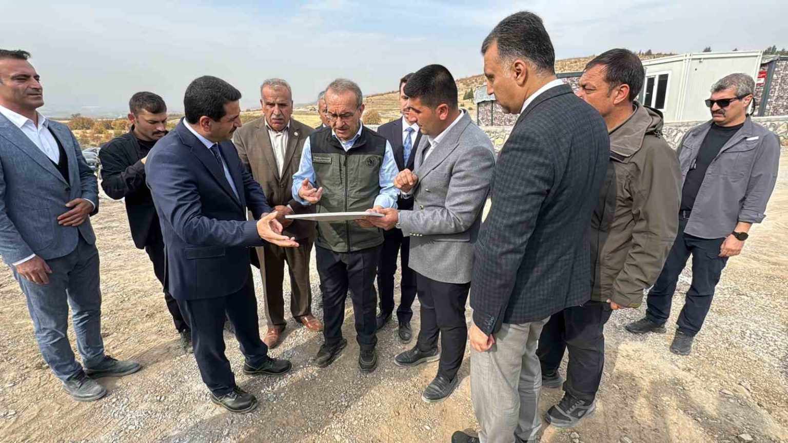 vali-seddar-yavuz-yeni-hayvan-barinagi-projesini-inceledi