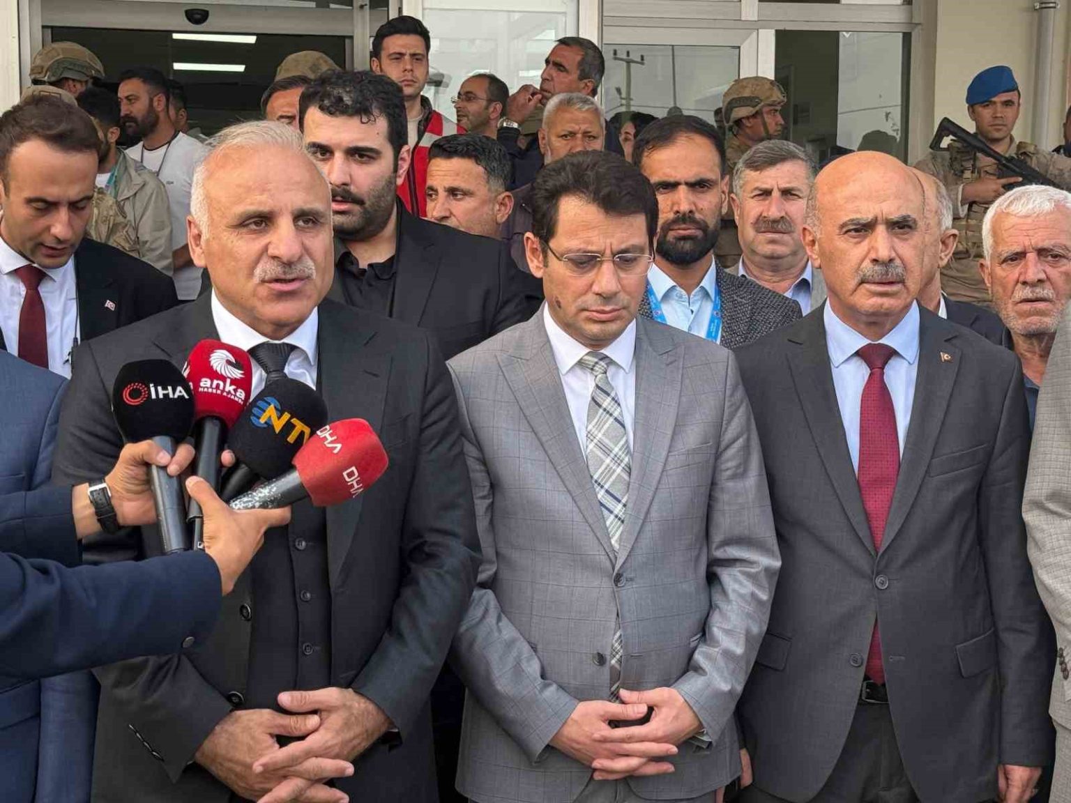 vali-zorluoglu-sorumlularin-tespitiyle-birlikte-gerekli-mueyyideler-uygulanacak