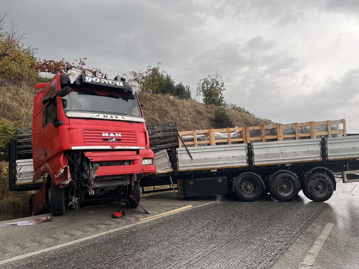 yagisli-hava-kazayi-beraberinde-getirdi