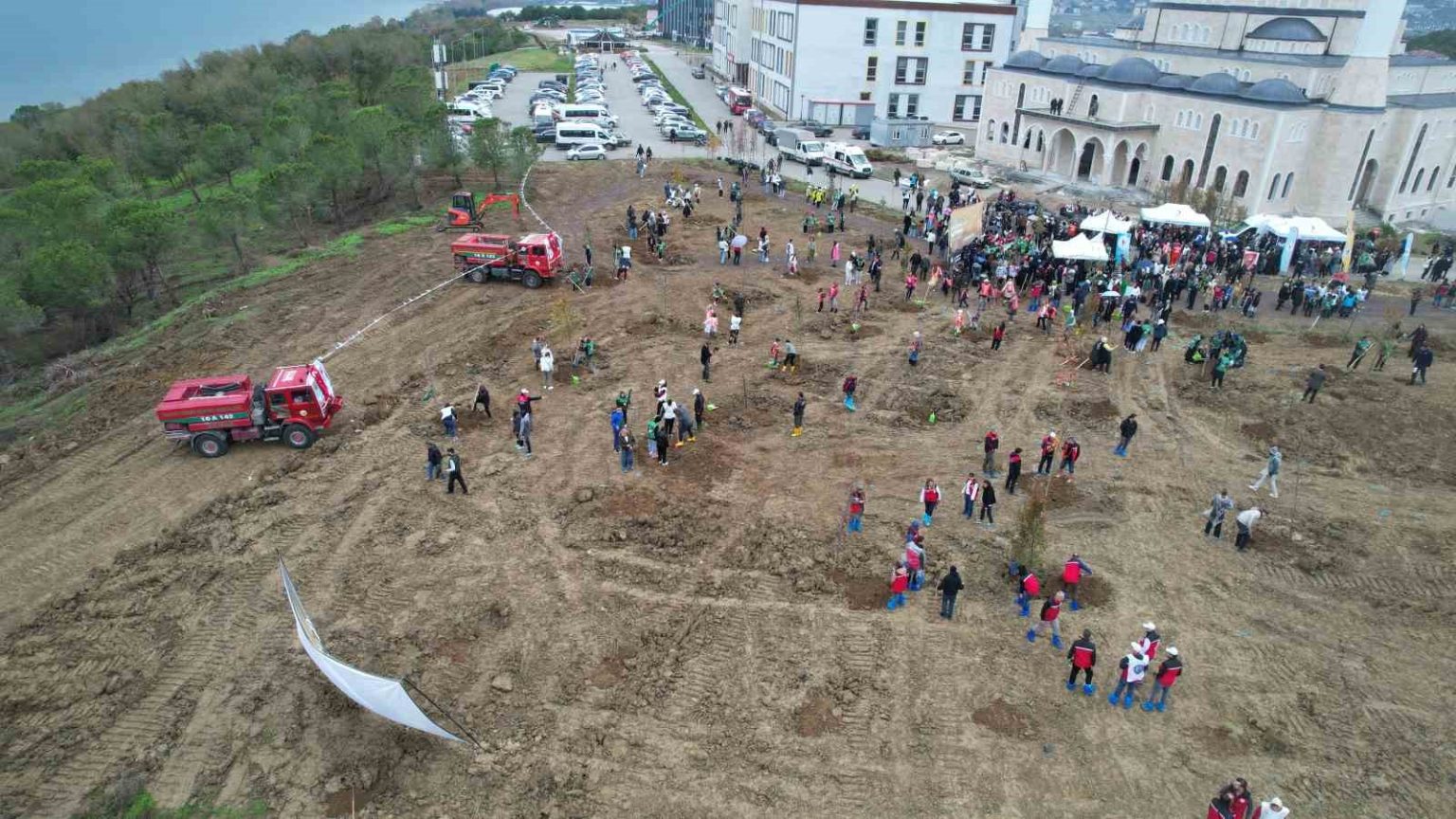 yalovada-fidanlar-toprakla-bulusturuldu