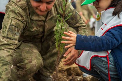 yanginda-kule-donen-ormanlari-minik-eller-yesertecek