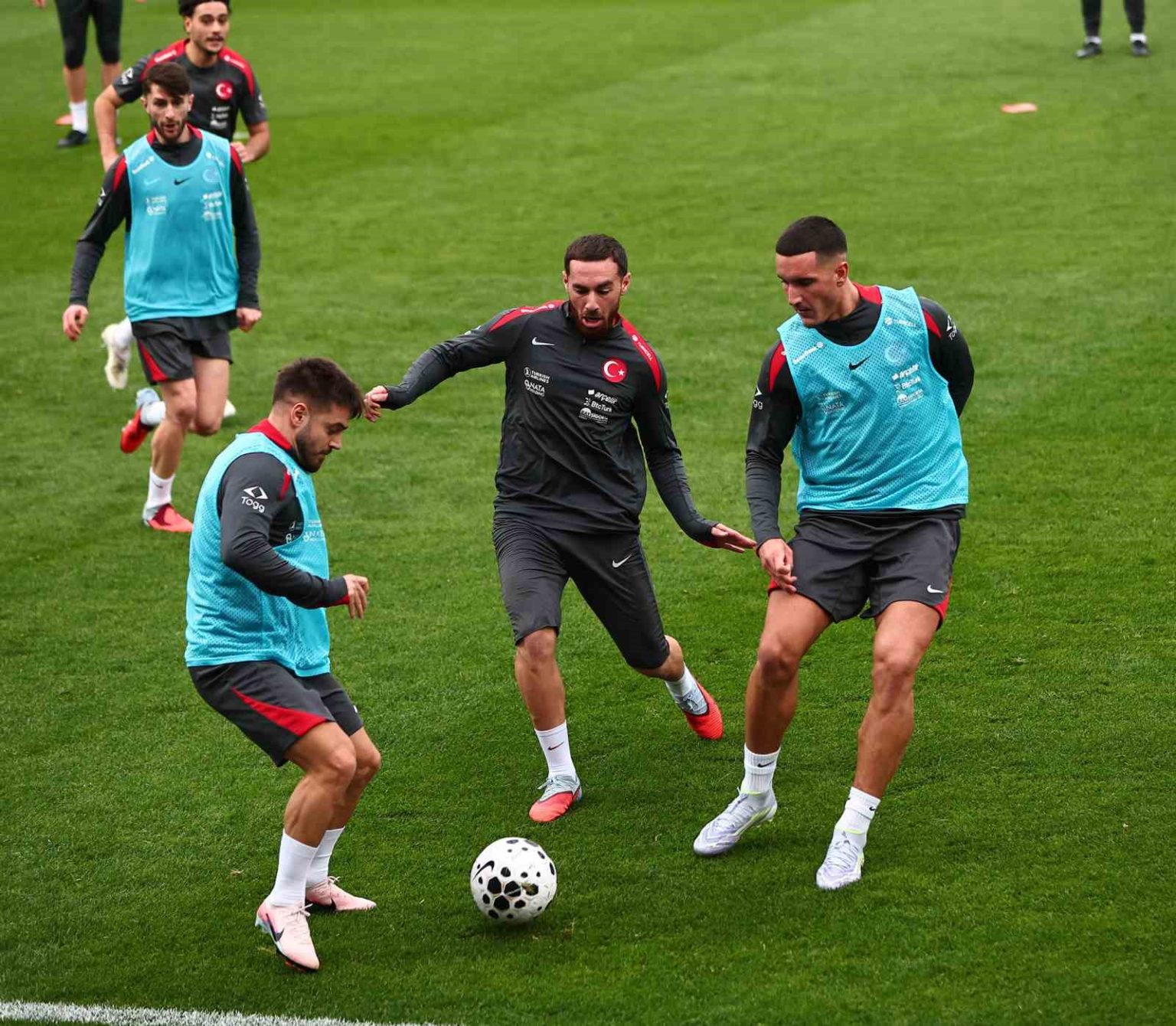 a-milli-futbol-takiminda-bulgaristan-mesaisi-suruyor