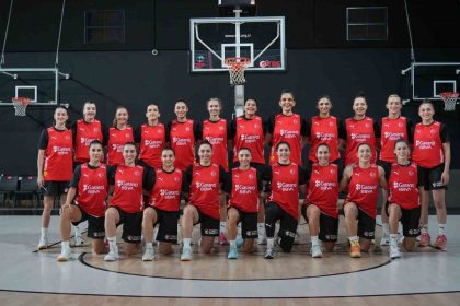 a-milli-kadin-basketbol-takimi-hazirlik-kampi-icin-toplandi