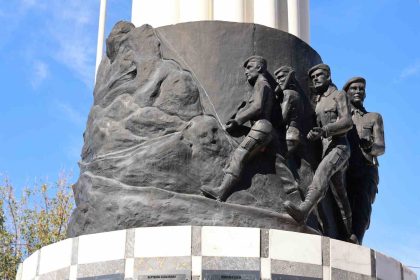 antalya-sehitleri-aniti-restore-edildi