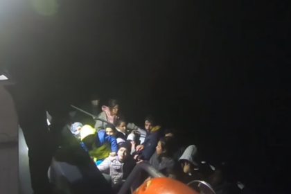 aydin-aciklarinda-30-duzensiz-gocmen-kurtarildi