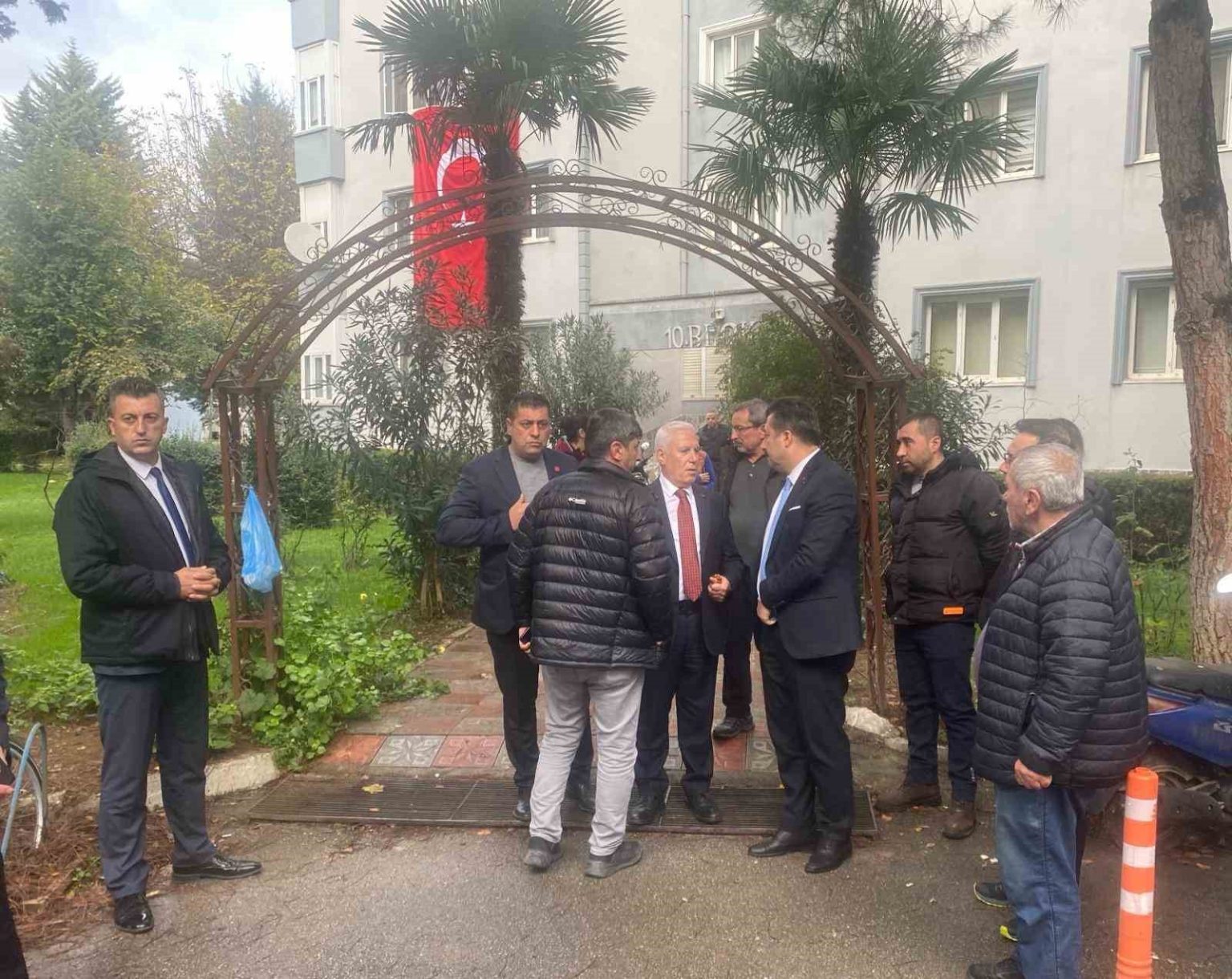 baskan-bozbeyden-sehit-binbasinin-ailesine-taziye-ziyareti