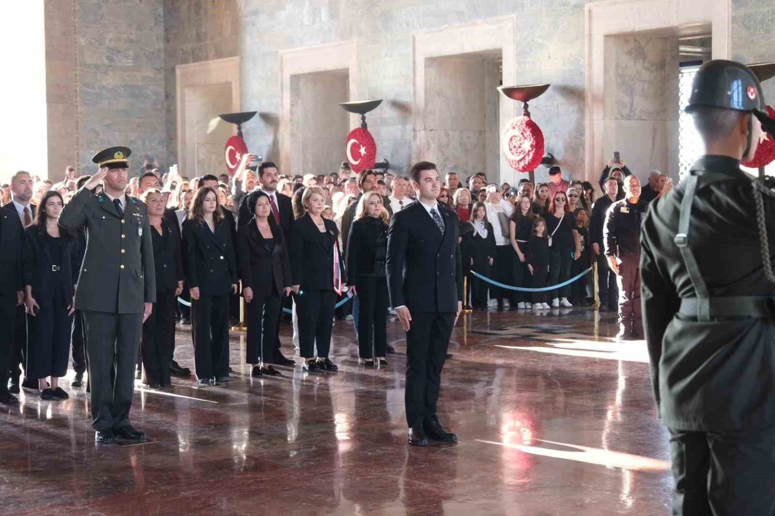 baskan-mandalinci-ve-meclis-uyelerinden-anitkabir-ziyareti