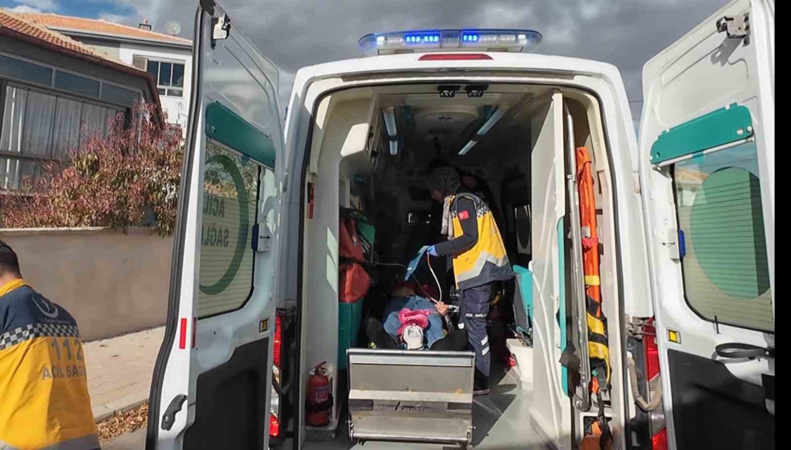 bisikletiyle-seyir-halindeyken-epilepsi-nobeti-gecirdi