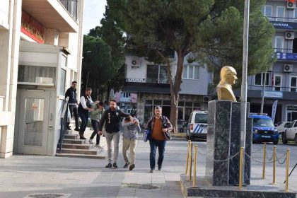 cinede-11-kilo-uyusturucu-ele-gecirildi-2-kisi-tutuklandi