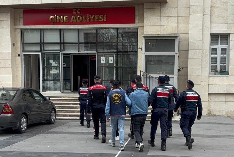 cinedeki-hirsizlik-olayi-suphelileri-yakalandi-14-gozalti