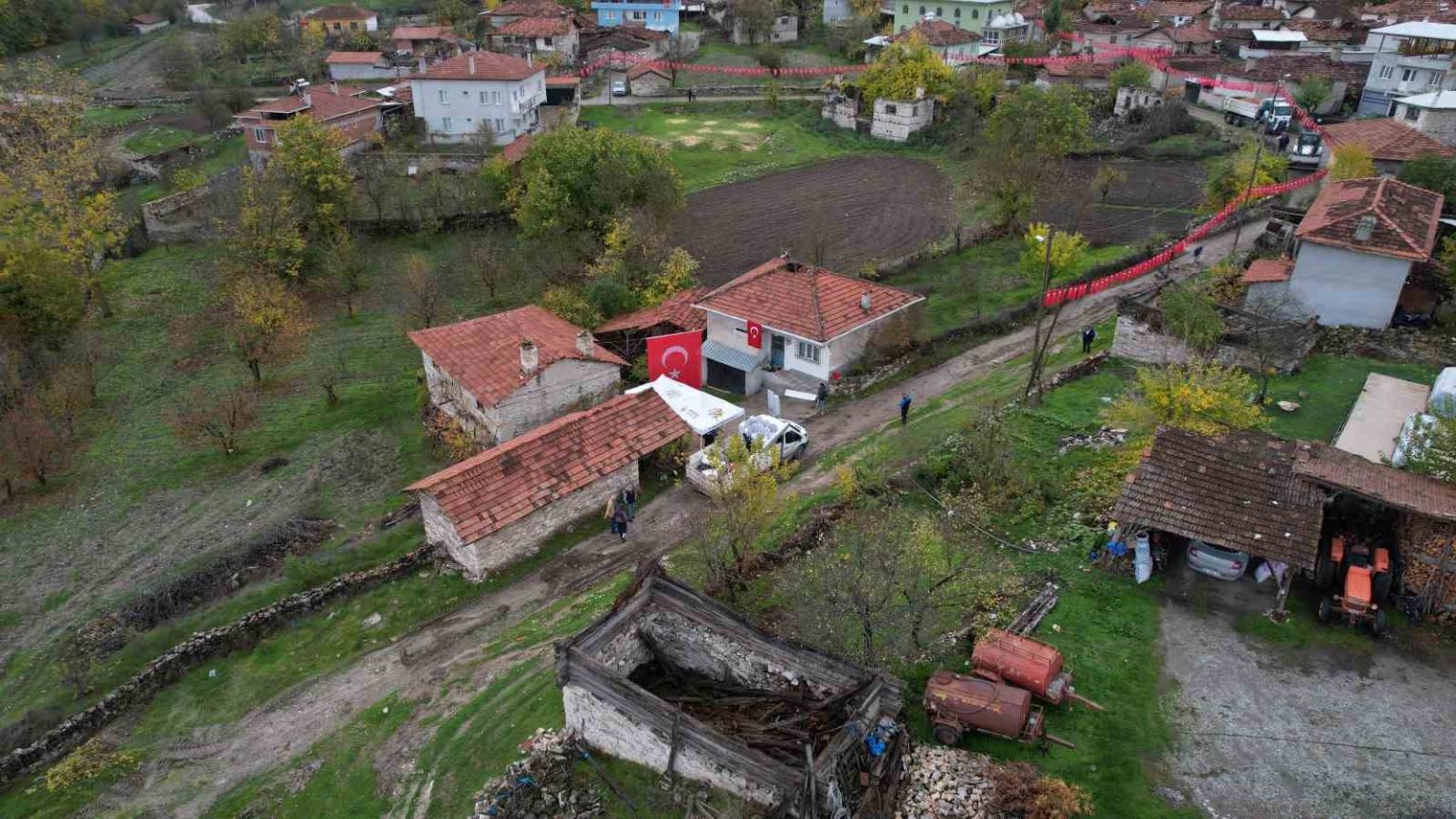 dusen-kargo-ucaginda-kahreden-tesaduf-cocukluk-arkadasiyla-ayni-gun-sehit-dustu