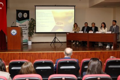 esogude-surdurulebilirlik-ve-rekabet-hukuku-sempozyumu-gerceklesti