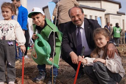 etu-kampusunde-3000-fidan-toprakla-bulustu