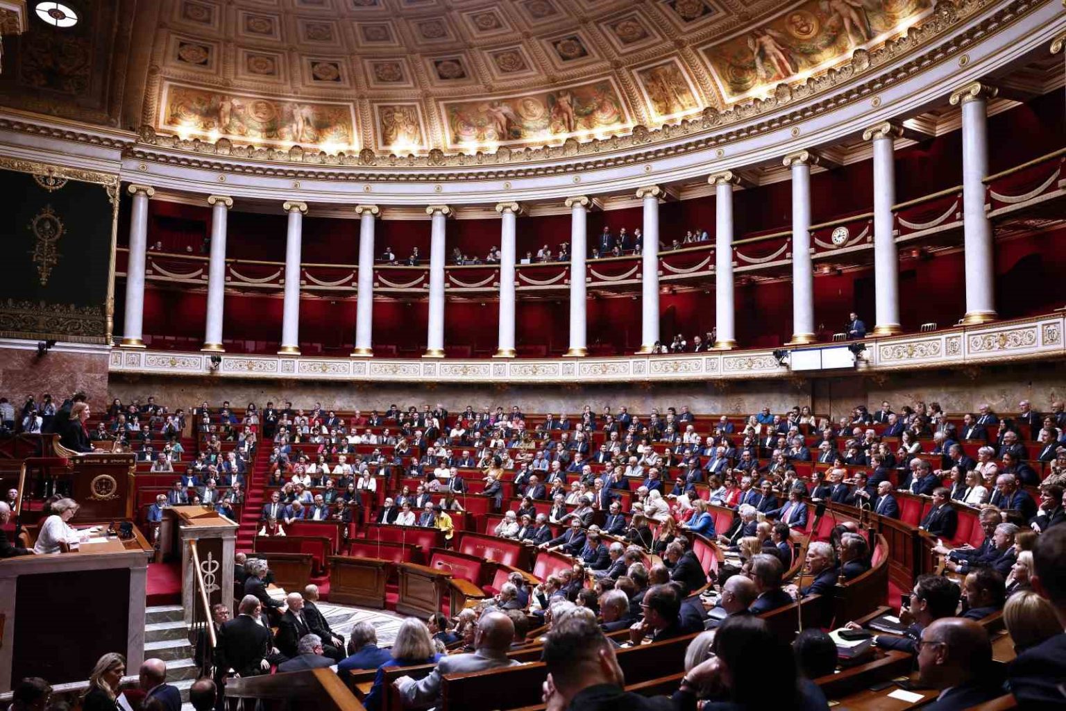 fransada-tartismali-emeklilik-reformu-askiya-alindi