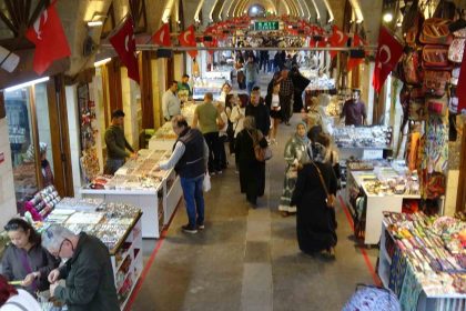 gaziantepin-tarihi-mekanlarinda-adim-atacak-yer-kalmadi