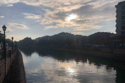 gunes-ve-porsuk-cayinin-uyumu-ortaya-kartpostallik-goruntuler-cikardi