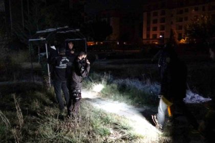 hirsizlik-zanlilari-kacarken-silahla-isciyi-yaraladi