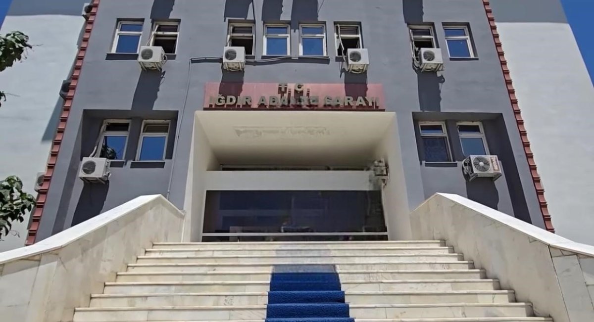 igdirda-rusvet-sorusturmasinda-2-avukat-gozaltina-alindi