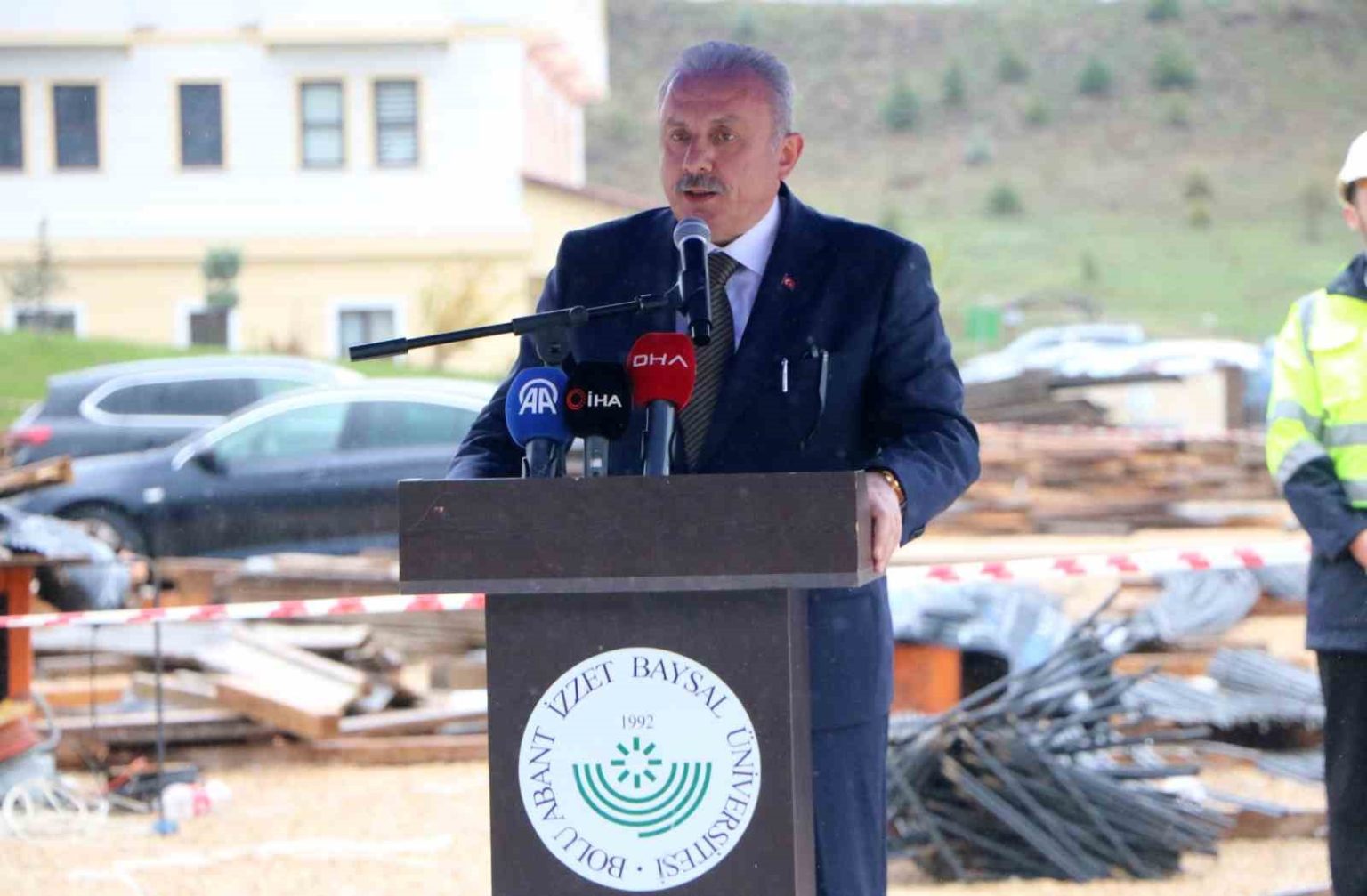 ilahiyat-fakultesinin-ek-binasinin-temeli-atildi