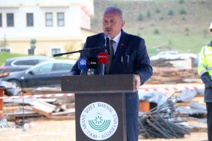 ilahiyat-fakultesinin-ek-binasinin-temeli-atildi