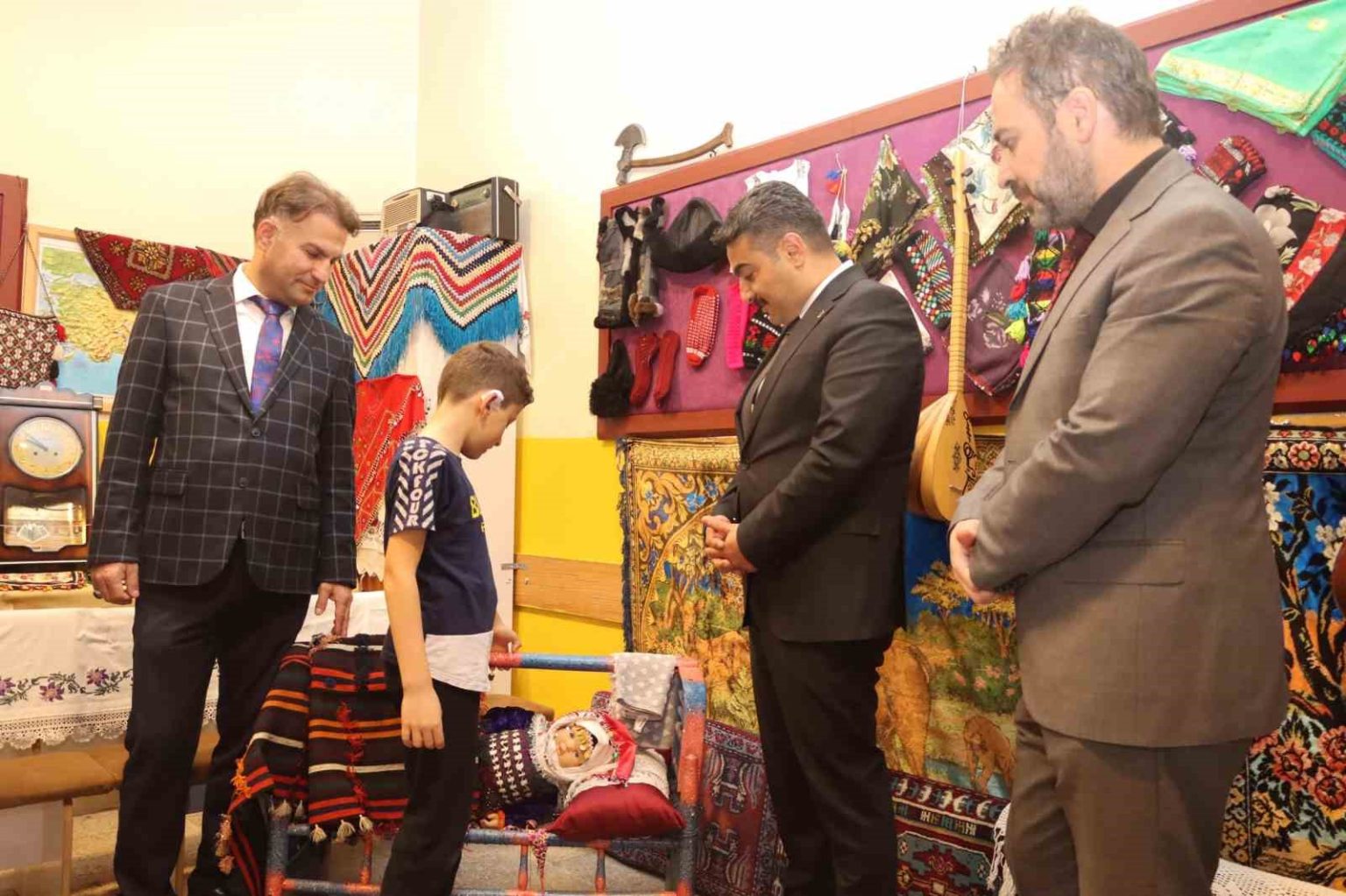 ilkokul-ogrencileri-turk-kulturunu-tanitti