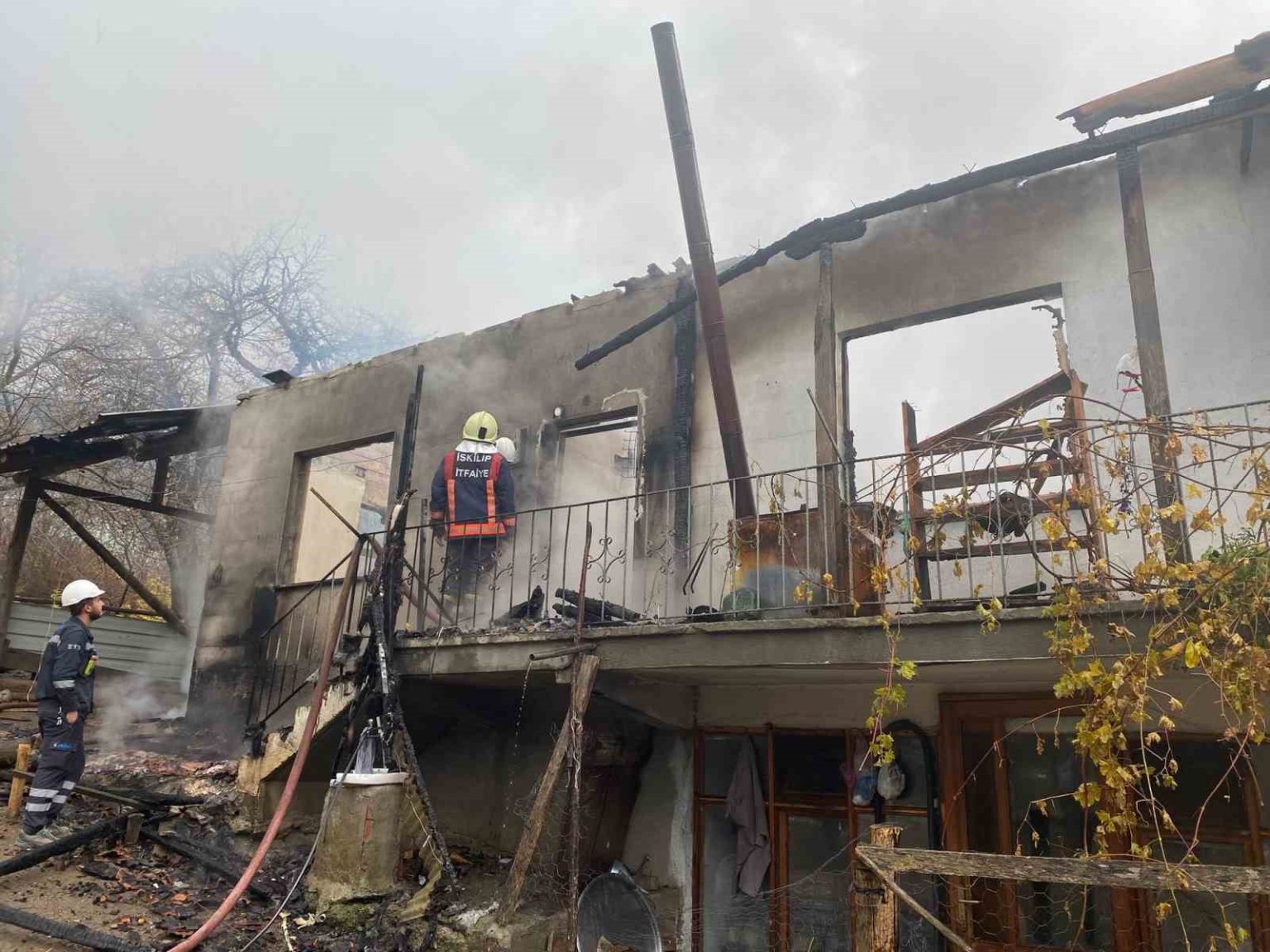 iskilipte-mustakil-ev-alev-alev-yandi