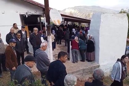 istanbulda-otel-odasinda-oldurulen-melisa-memleketi-tokatta-topraga-verildi