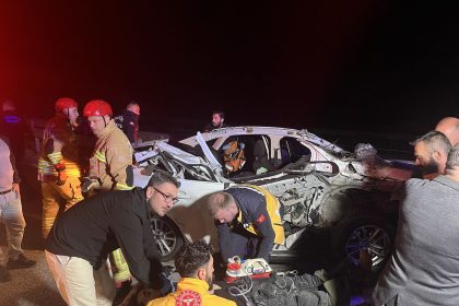 kamyonete-arkadan-carpan-otomobil-hurda-yiginina-dondu-1-olu-2-yarali