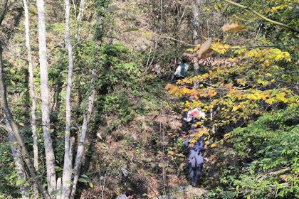 kayip-annenin-cesedini-kuzgunu-takip-eden-vatandaslar-bulmus