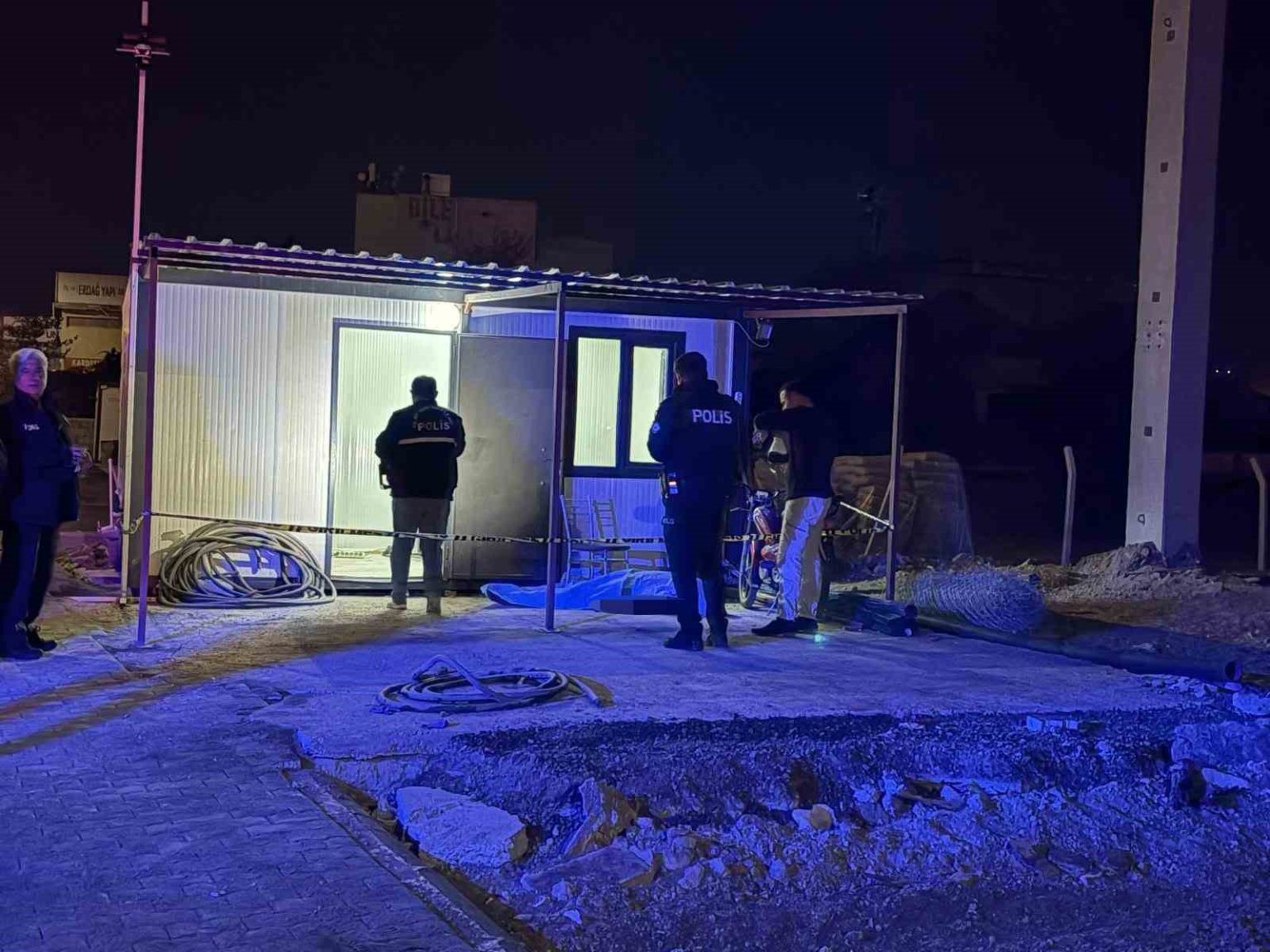 kayseride-bir-kisi-bekci-kulubesinin-onunde-olu-bulundu