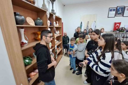 kursiyer-ogrencilerden-engelli-bireylere-ziyaret