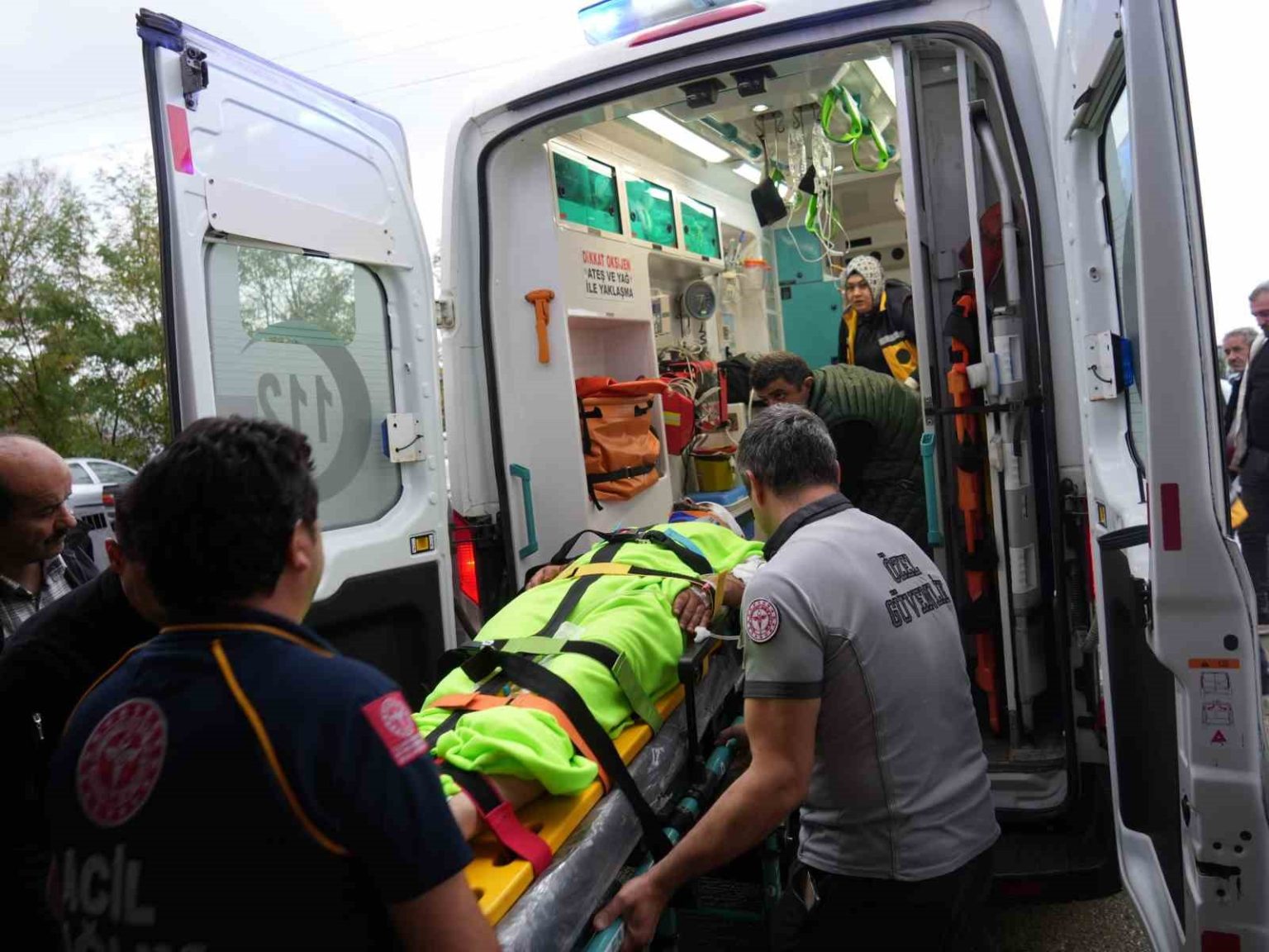 mantar-toplarken-ayinin-saldirisina-ugrayan-imam-yaralandi