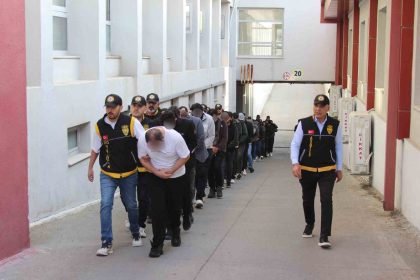 muteahhitleri-19-milyon-lira-dolandiran-sebeke-cokertildi-23-ilde-dev-operasyon