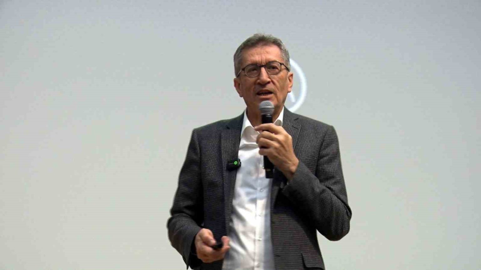 onceki-donem-milli-egitim-bakani-selcuk-dunya-egitim-bilimleri-ve-diger-bilimler-acisindan-cok-farkli-bir-donemden-geciyor