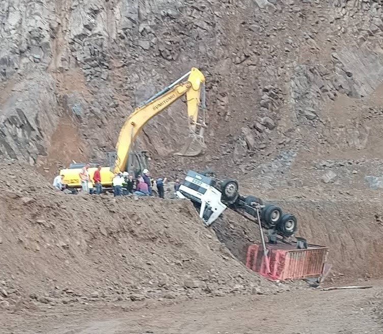 orduda-tas-ocaginda-kamyon-devrildi-surucu-hayatini-kaybetti