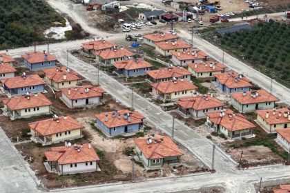 osmaniyede-138-deprem-koy-konutu-bir-ay-icinde-teslim-edilecek