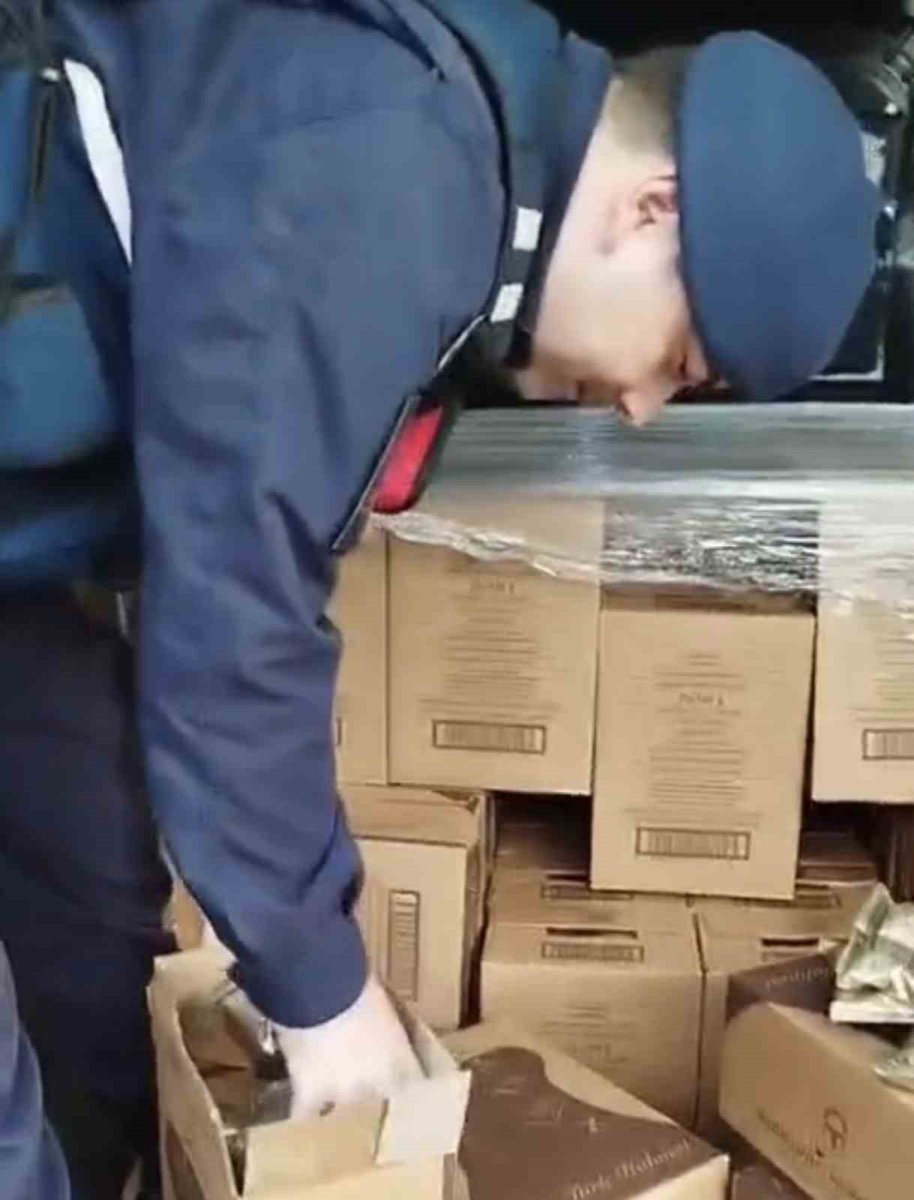 sahte-kahve-operasyonunda-1-milyon-200-bin-liralik-urun-ele-gecirildi