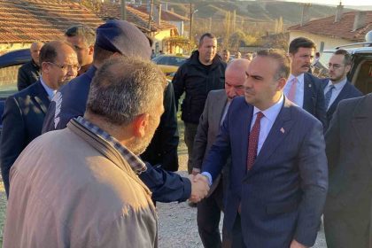 sanayi-ve-teknoloji-bakani-kacirdan-sehit-ailesine-taziye-ziyareti