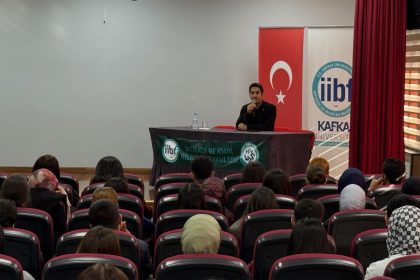 sarikamis-kaymakami-aslantatar-ogrencilerle-bulustu