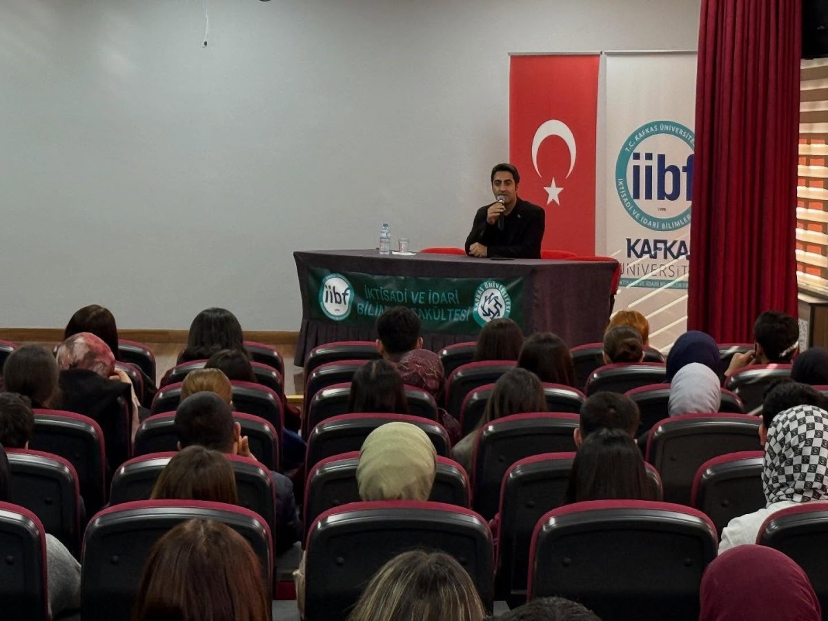 sarikamis-kaymakami-aslantatar-ogrencilerle-bulustu