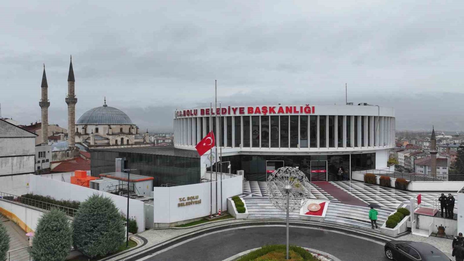 tanju-ozcan-boluda-3-gun-boyunca-tum-eglence-etkinlikleri-iptal-edildi