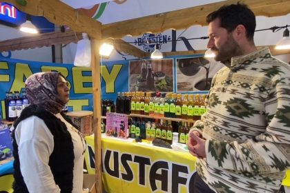 tavsanlida-yoresel-lezzetler-standi-ilgi-goruyor