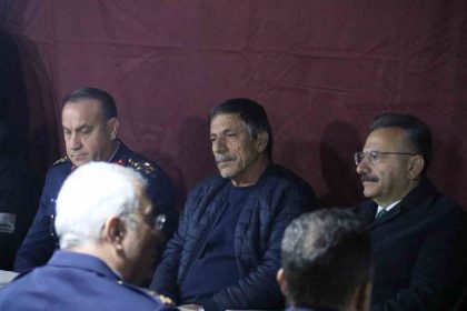 vali-aksoy-sehit-ustegmen-emre-mercanin-baba-ocagini-ziyaret-etti