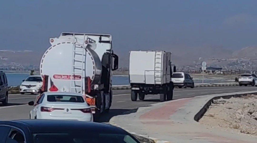 vanda-sahil-yolu-cokme-tehlikesiyle-karsi-karsiya